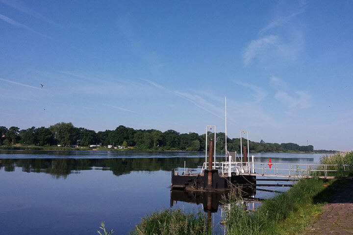 Die Elbe ruhig wie ein See