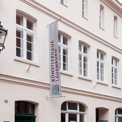 Außenfassade des Künstlerhauses in der Lauenburger Altstadt