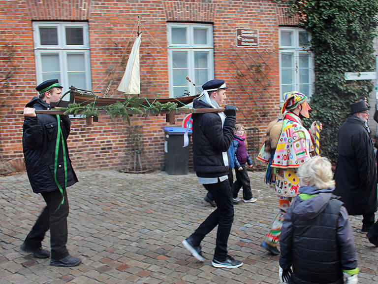 Die Lade und die Lustige Person bei der Schipperhöge in Lauenburg