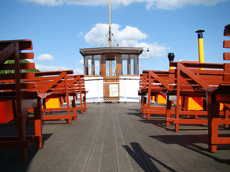 Das Oberdeck des Raddampfers Kaiser-Wilhelm