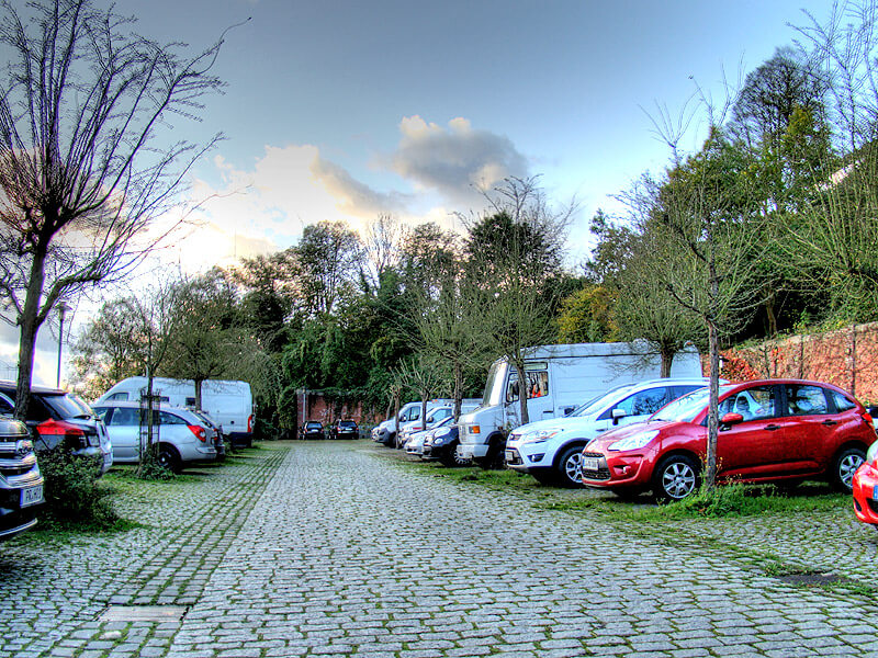 Parkplatz am Borkeplatz in der Altstadt von Lauenburg