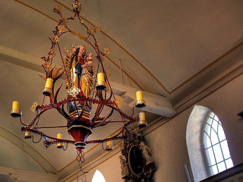 Marien-Leuchter in der Maria-Magdalenen-Kirche in Lauenburg