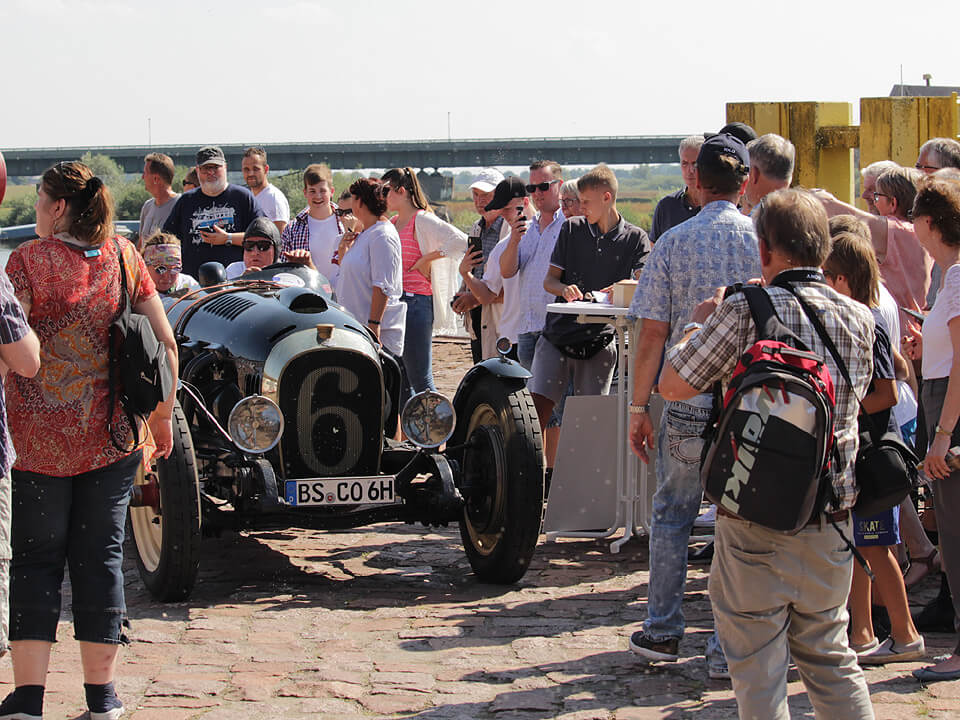 Rallye Hamburg-Berlin-Klassik durch Lauenburg