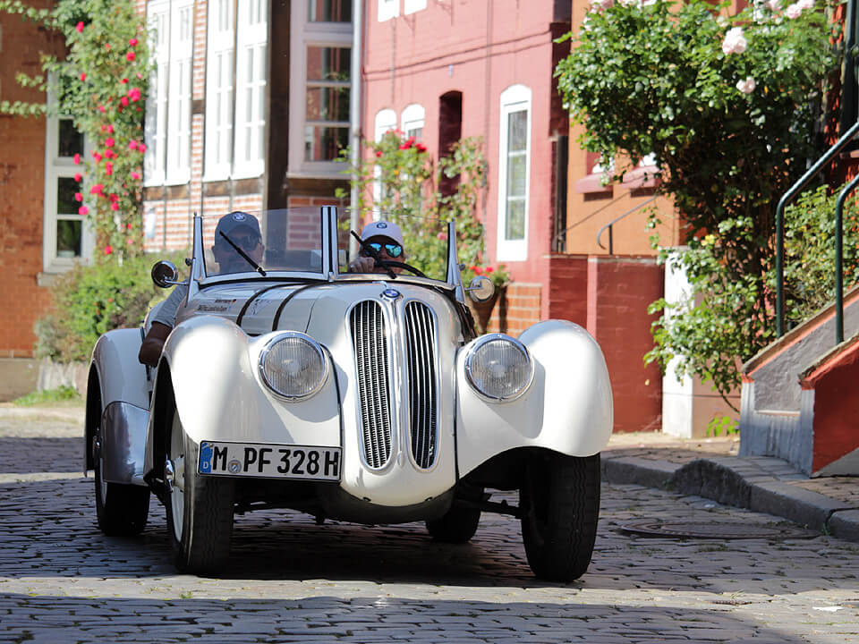 Rallye Hamburg-Berlin-Klassik durch Lauenburg