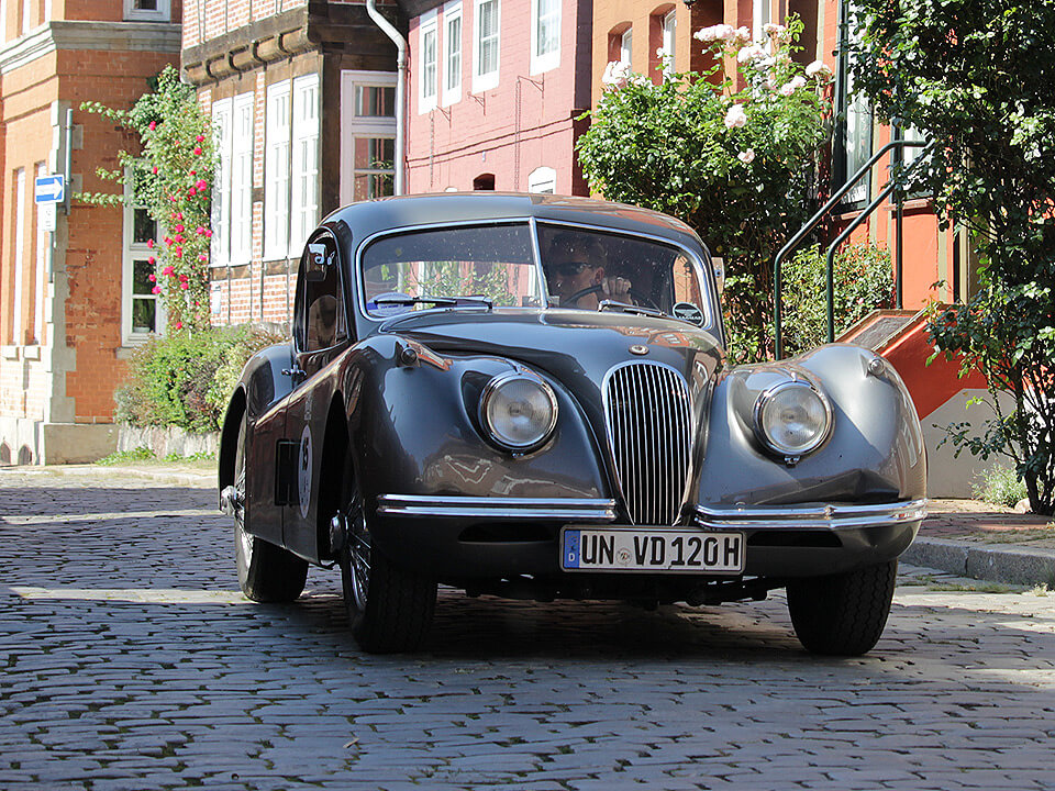 Rallye Hamburg-Berlin-Klassik durch Lauenburg