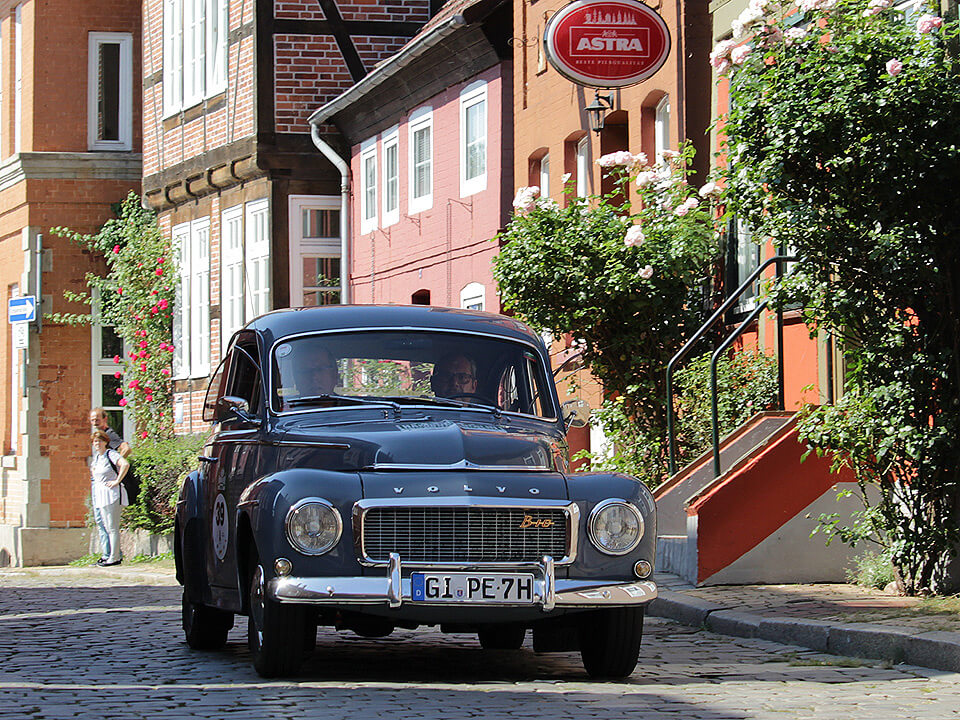 Rallye Hamburg-Berlin-Klassik durch Lauenburg