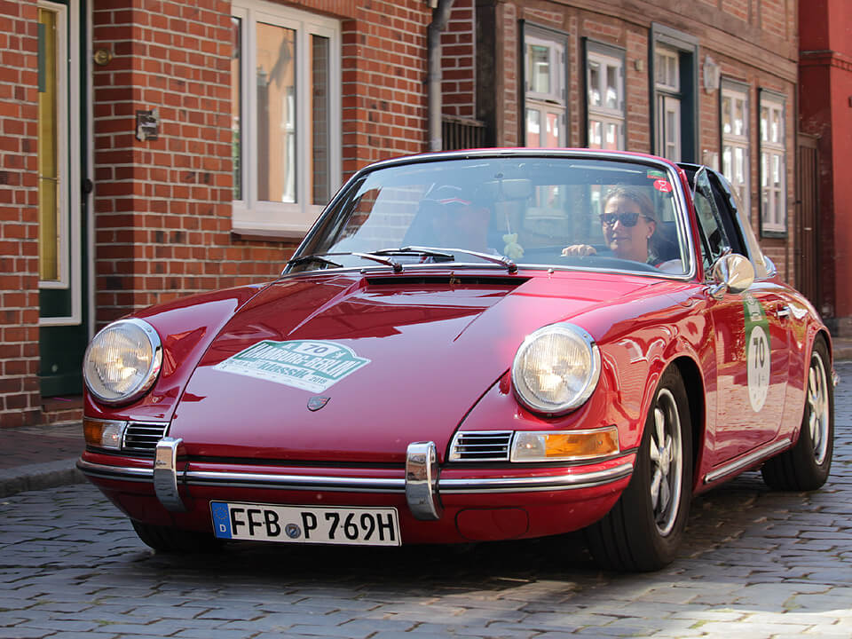 Rallye Hamburg-Berlin-Klassik durch Lauenburg