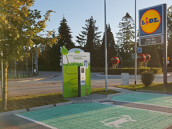 Zwei Ladeplätze für Elektroautos bei Lidl