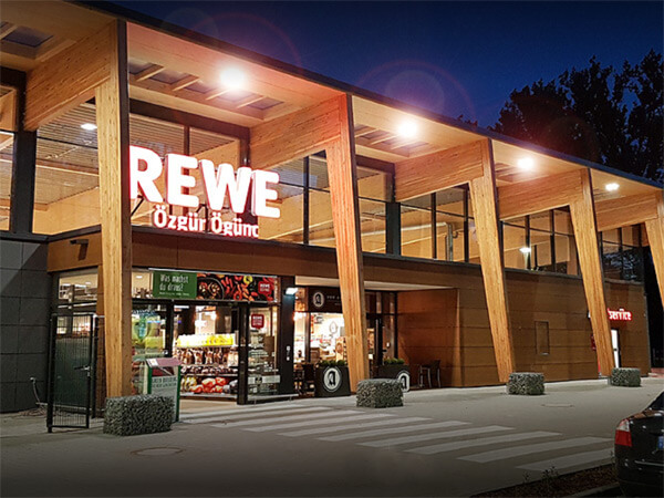 Rewe Lauenburg am Abend