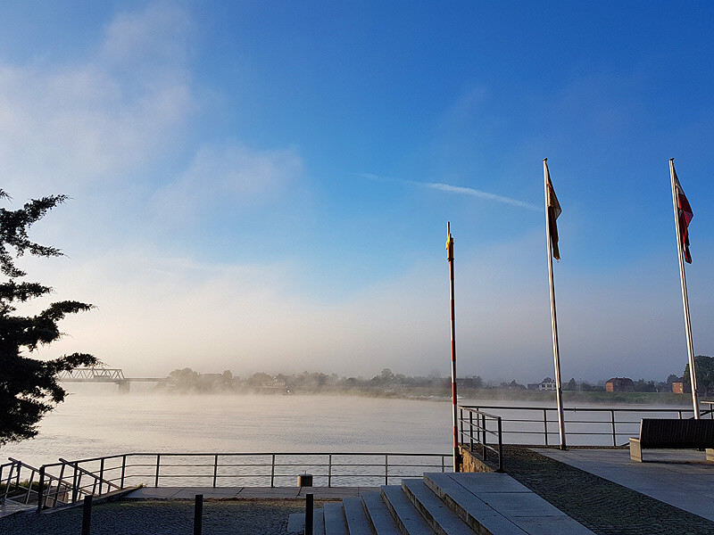 Nebel auf der Elbe vor Lauenburg