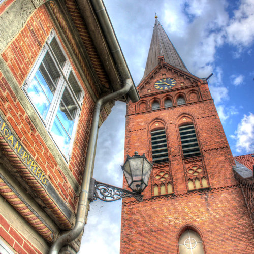 Maria-Magdalenen-Kirche und Elbschifffahrtsmuseum Maria-Magdalenen-Kirche und Elbschifffahrtsmuseum