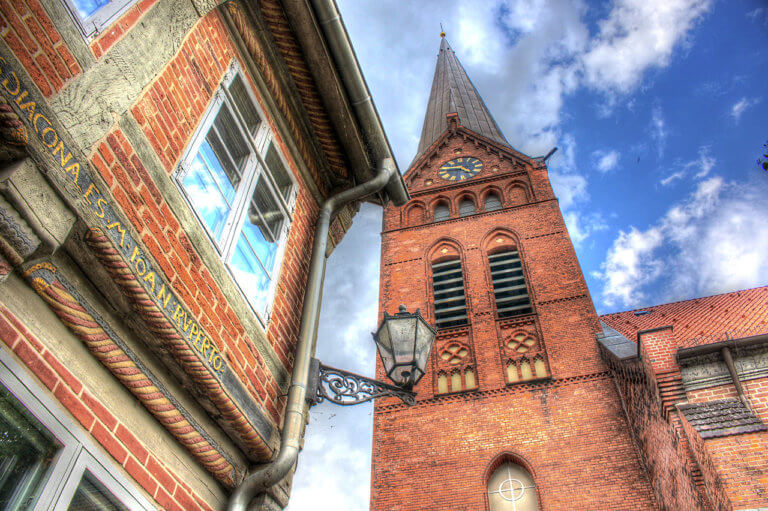 Maria-Magdalenen-Kirche und Elbschifffahrtsmuseum Maria-Magdalenen-Kirche und Elbschifffahrtsmuseum