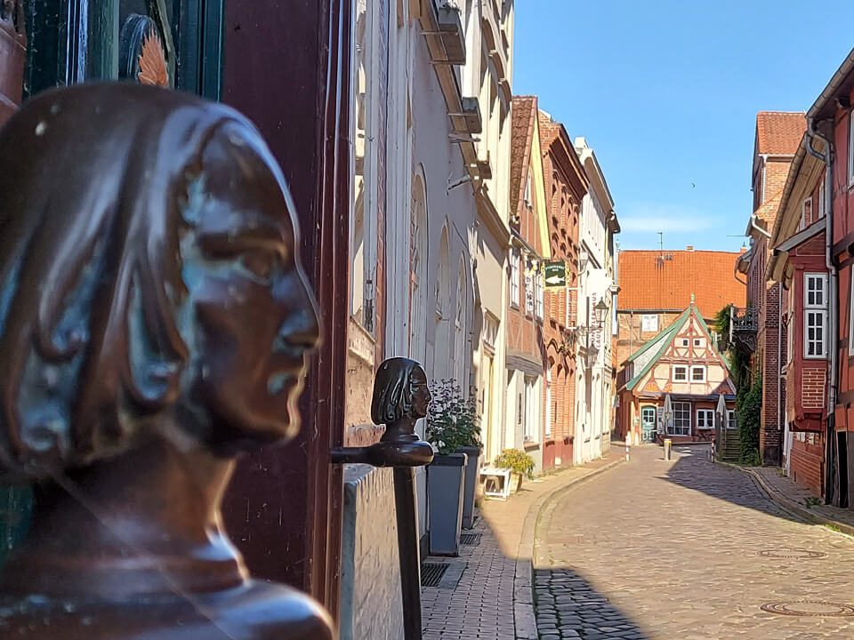 Innen noch genau wie früher. Geländer der Raths-Apotheke