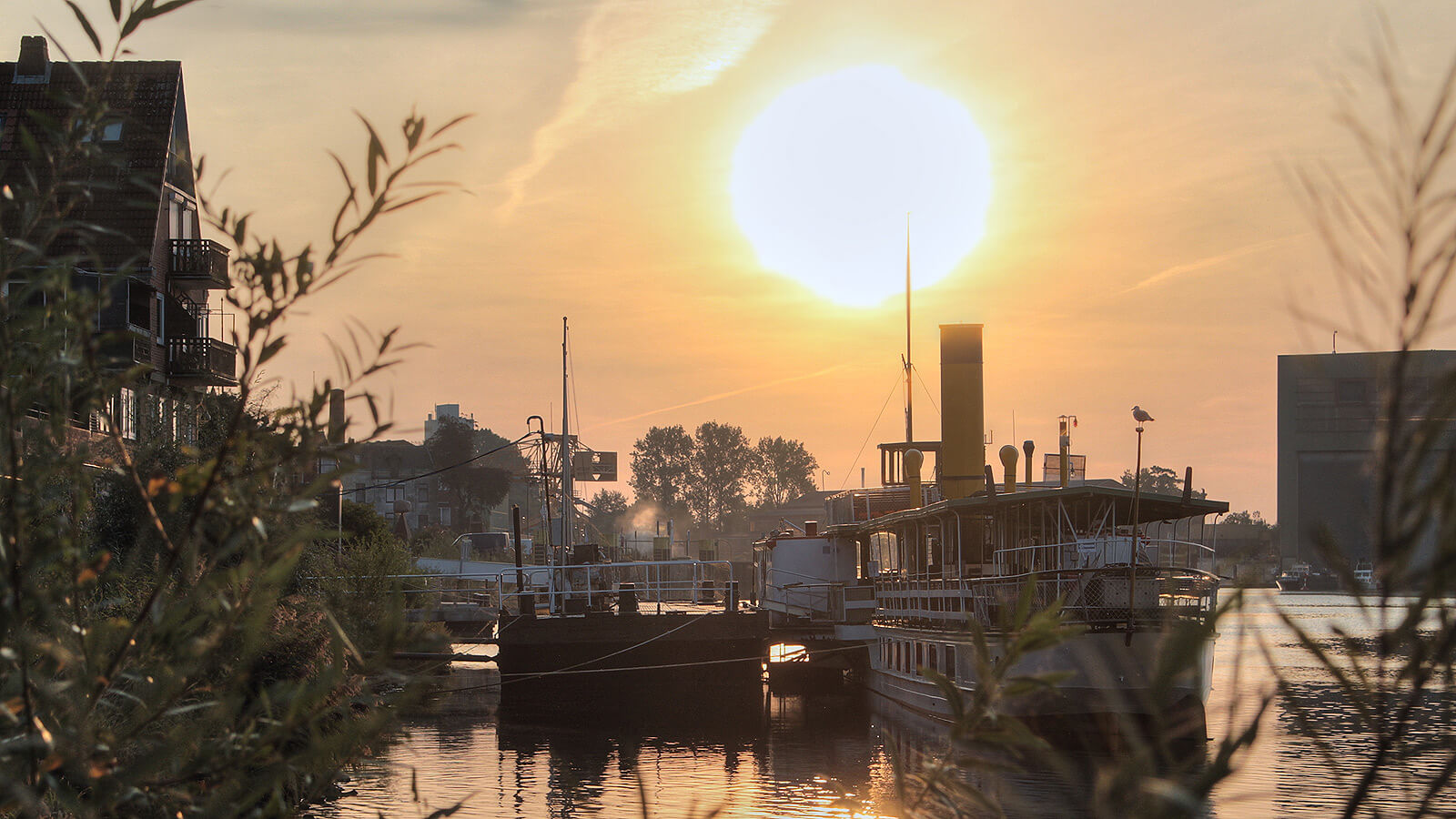 Kaiser-Wilhelm im Sonnenaufgang Kaiser-Wilhelm im Sonnenaufgang
