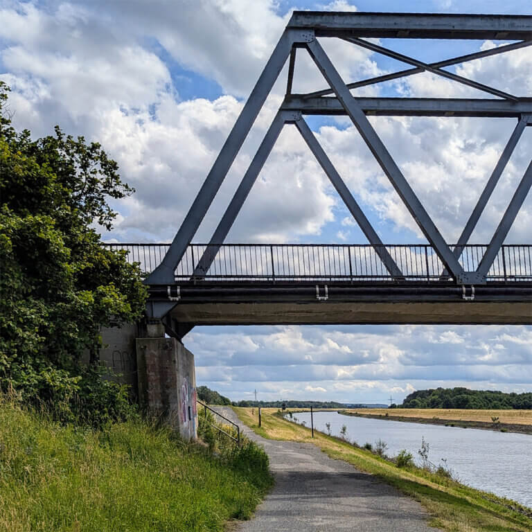 Den Elbe-Seiten-Kanal mit dem Rad erkunden Den Elbe-Seiten-Kanal mit dem Rad erkunden